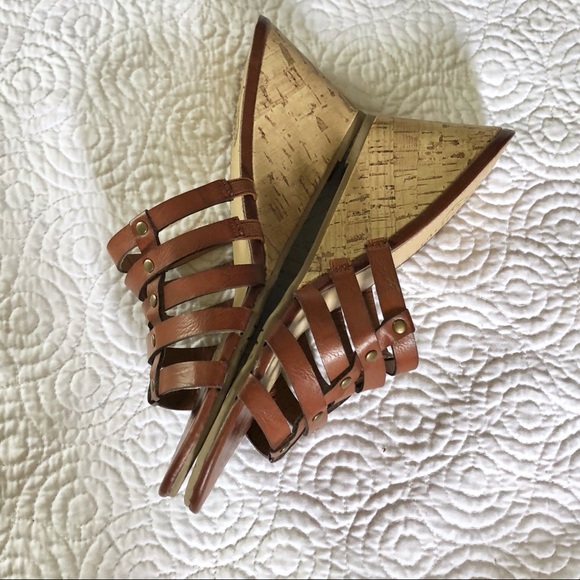 Kenneth Cole Unlisted leather wedge sandals studs - Picture 3 of 8